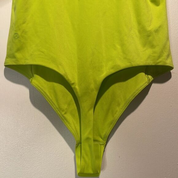 Lululemon- NWT Wundermost Sleeveless Square Neck Thong Bodysuit Lichen Lime- S - Picture 6 of 10